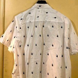⭐️Rocawear Shortsleeved Button-up